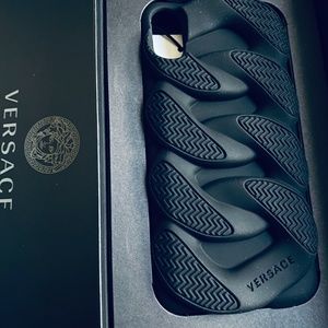 versace chain reaction case